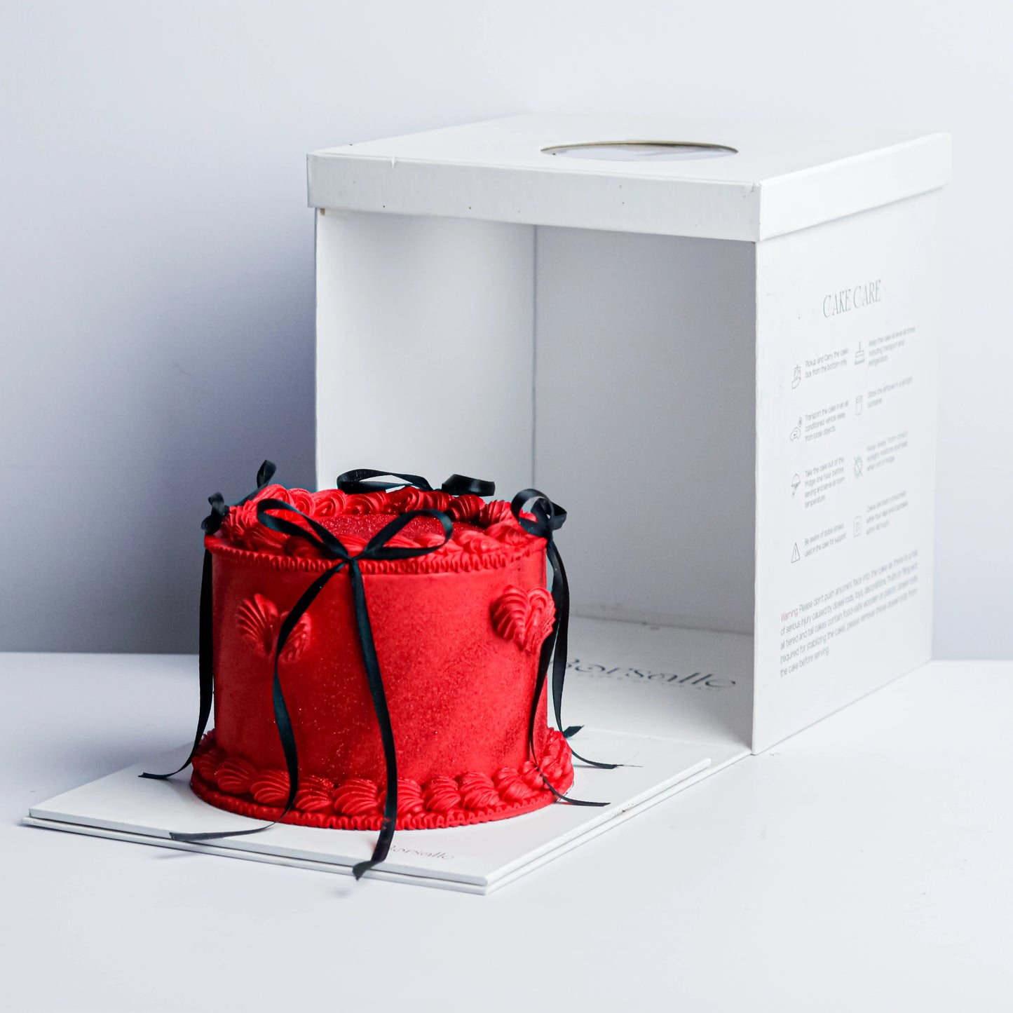 Red Glittered Vintage Cake