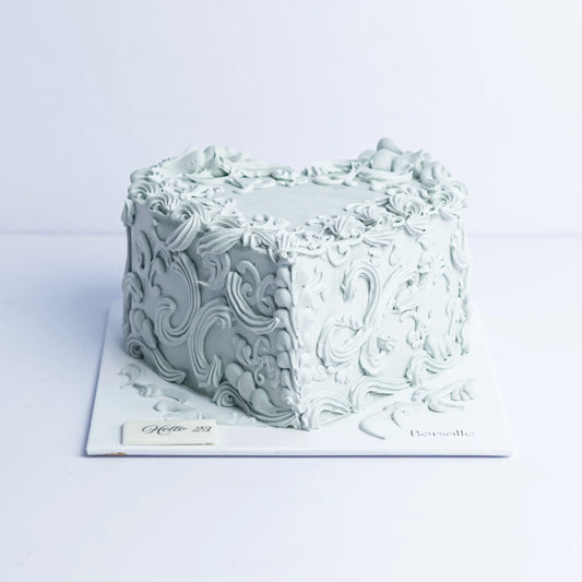 Vintage Sculpture Cream Cake