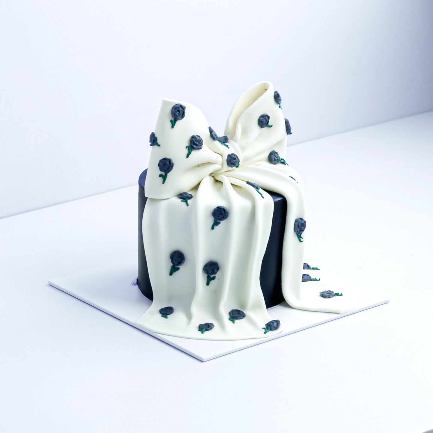 Bow Theme Cake