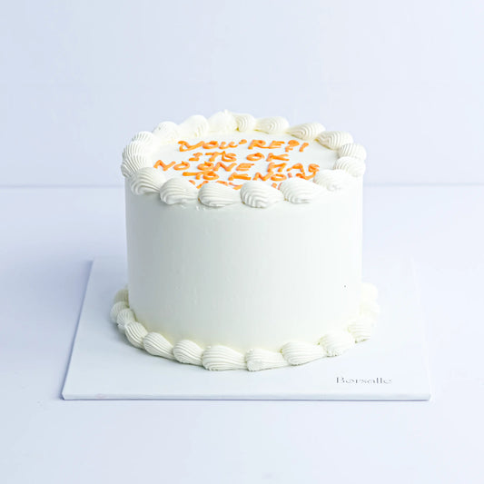 White Round Vintage Cake