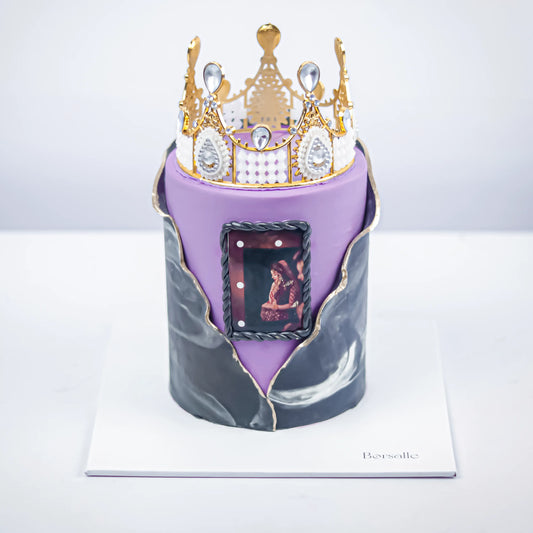 Photoprinted Crown Cake