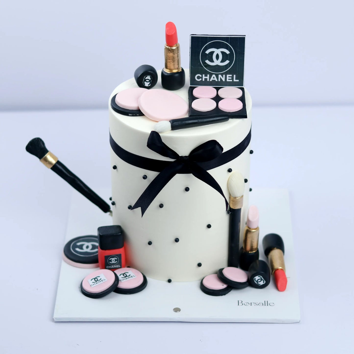 Luxurious Chanel Theme Cake