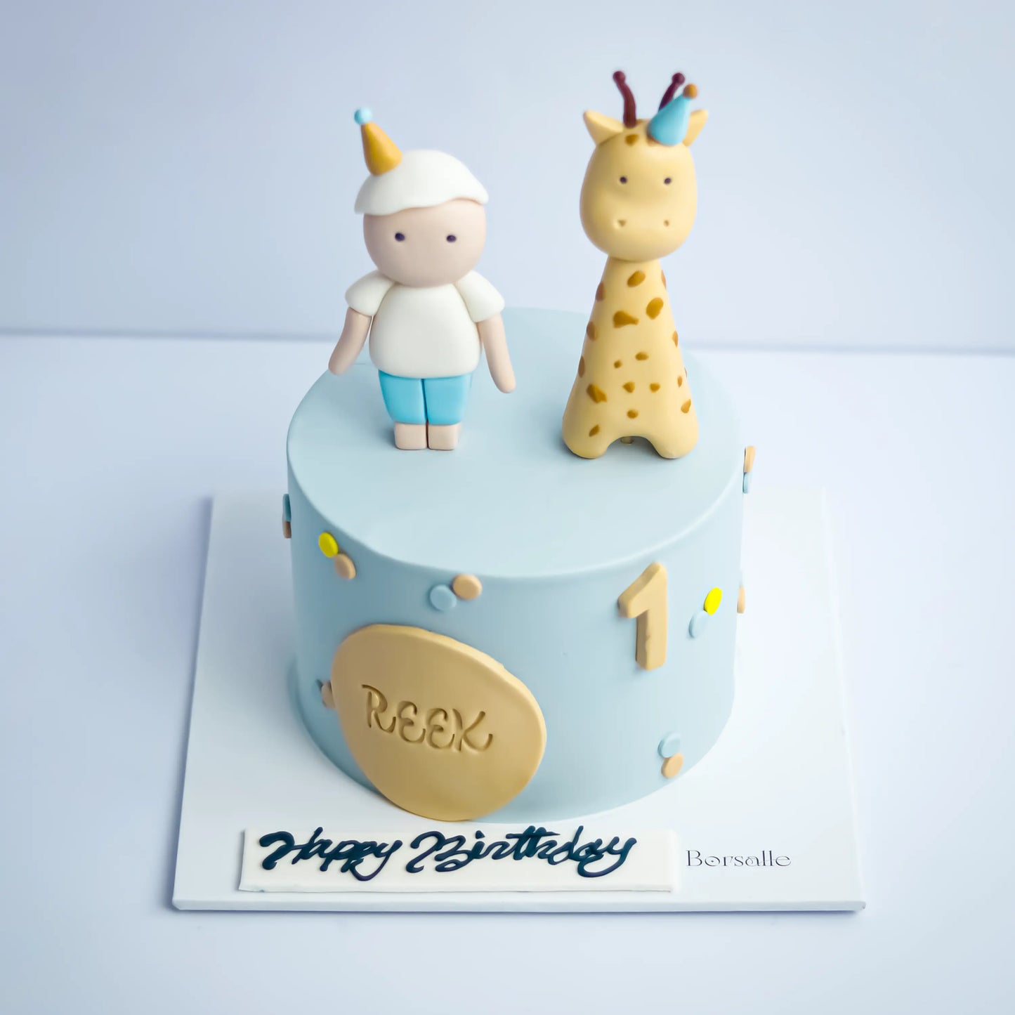 Giraffe and the little boy cake