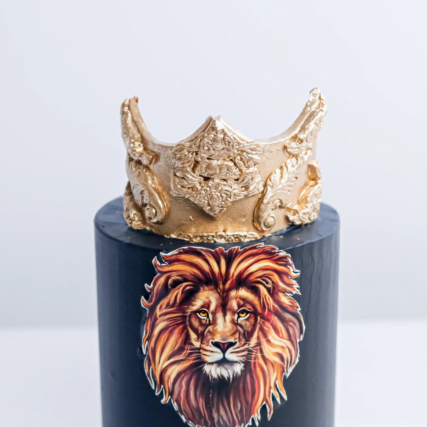 Black Lion Crown Cake