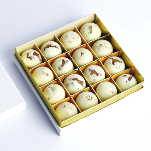 Mix Nut White Chocolate Box