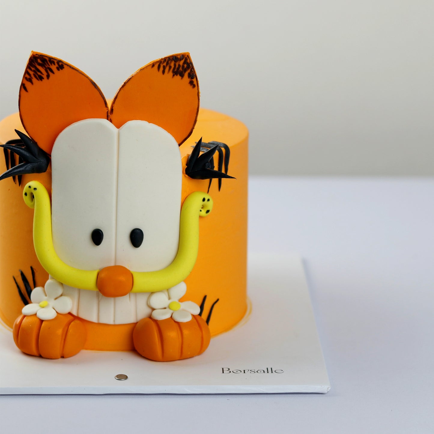 Garfield Theme Cake