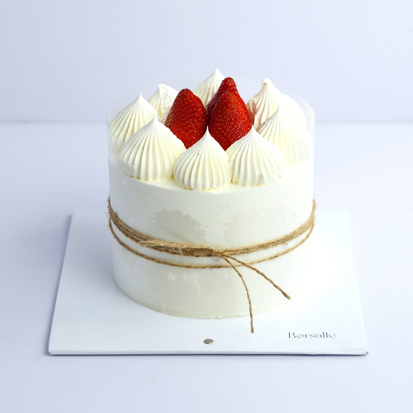 Fresh Strawberry Delight cake