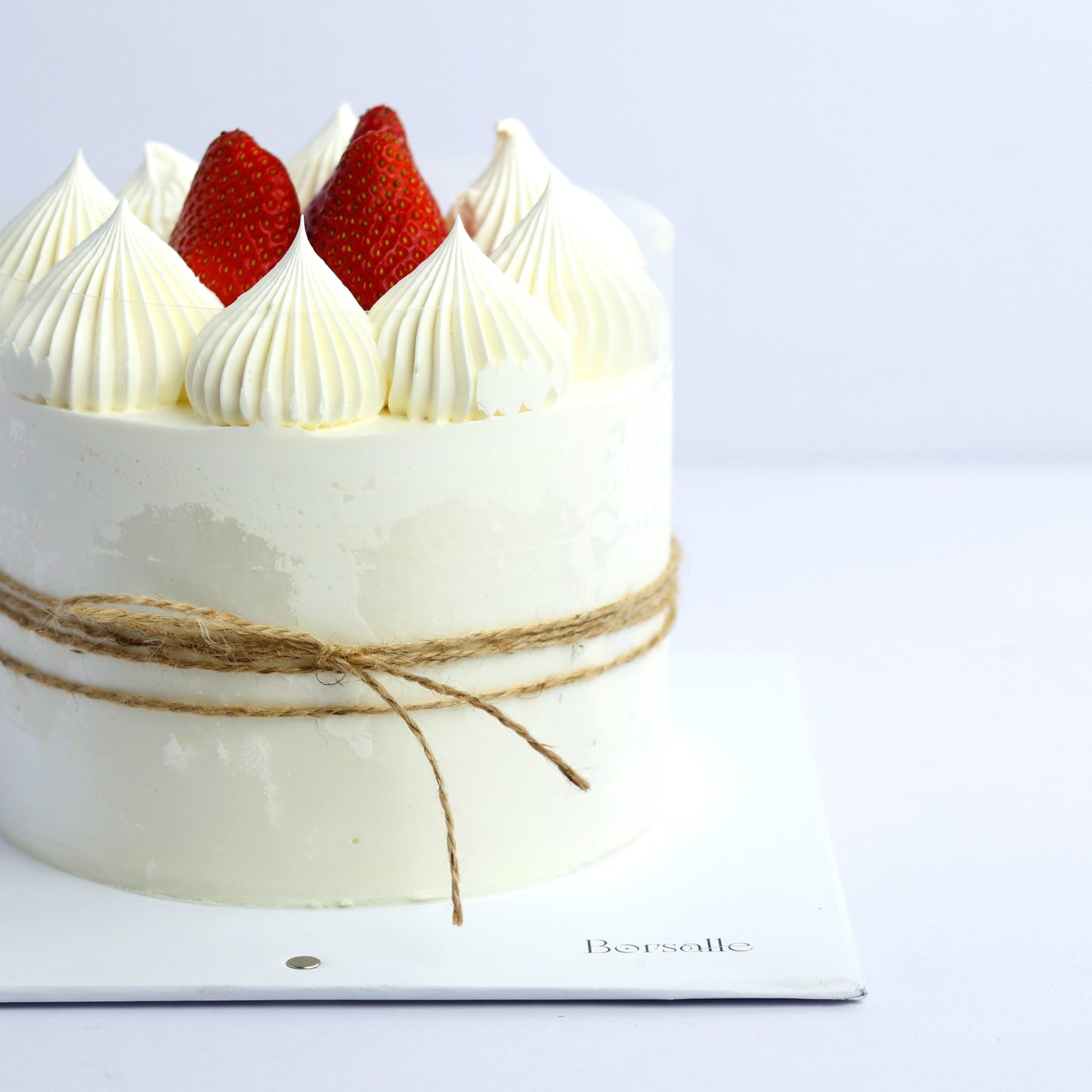 Fresh Strawberry Delight cake