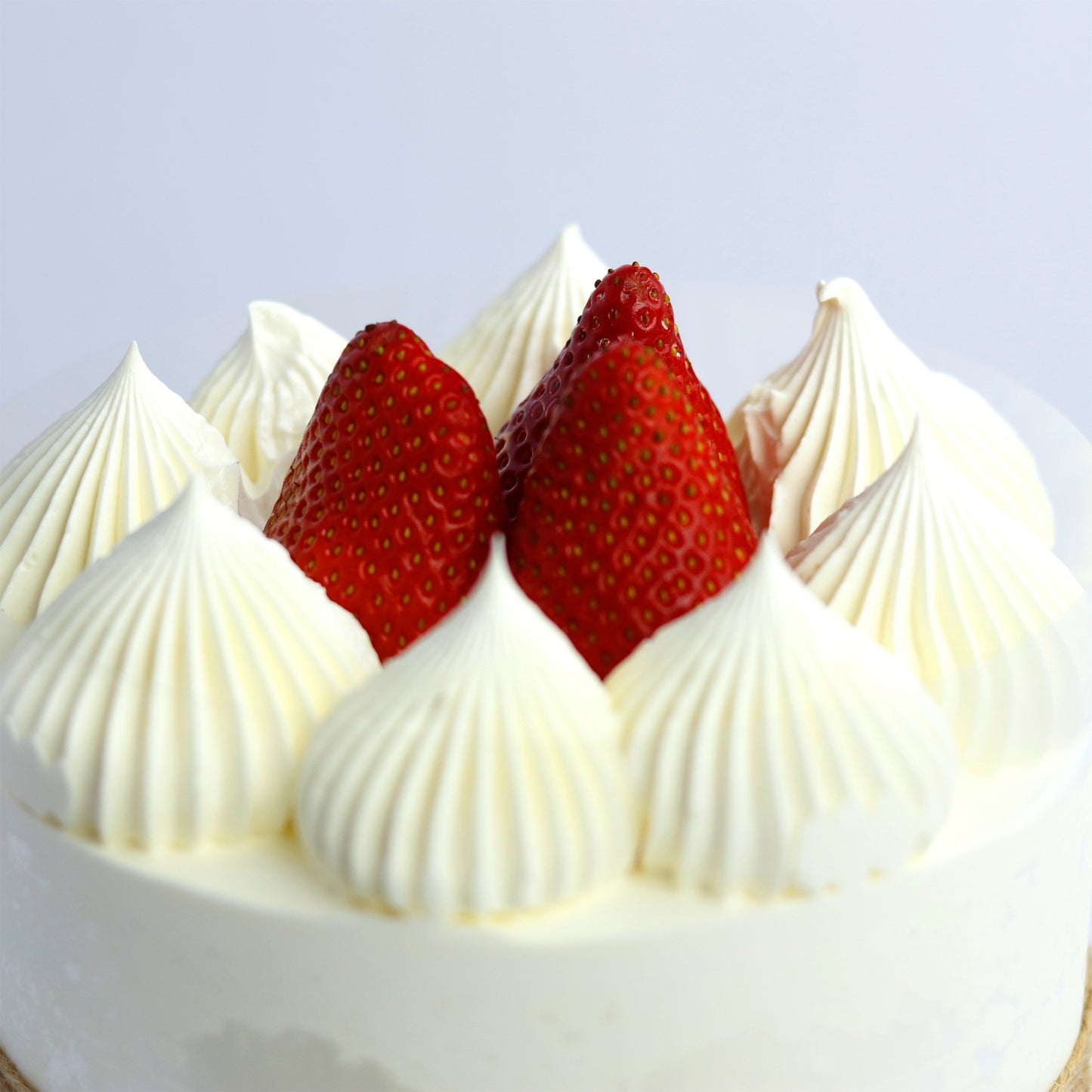 Fresh Strawberry Delight cake