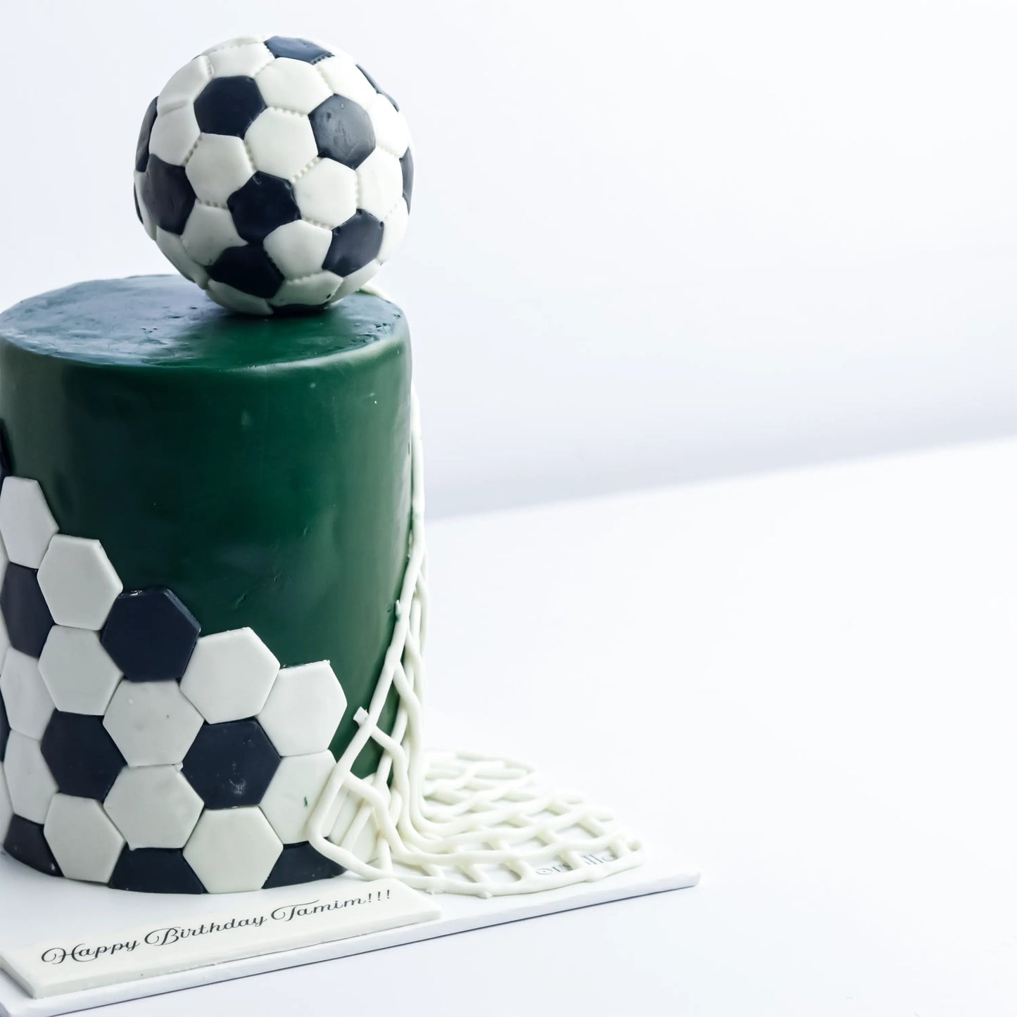 Football-Theme-Celebration-Cake