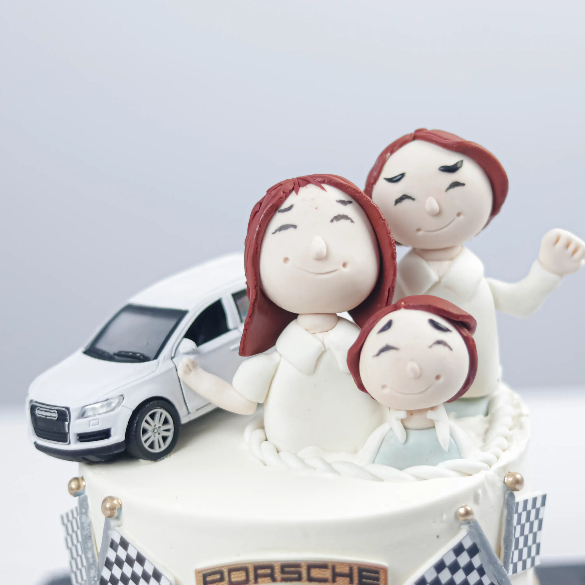 Porsche-Family-Car-Cake-4