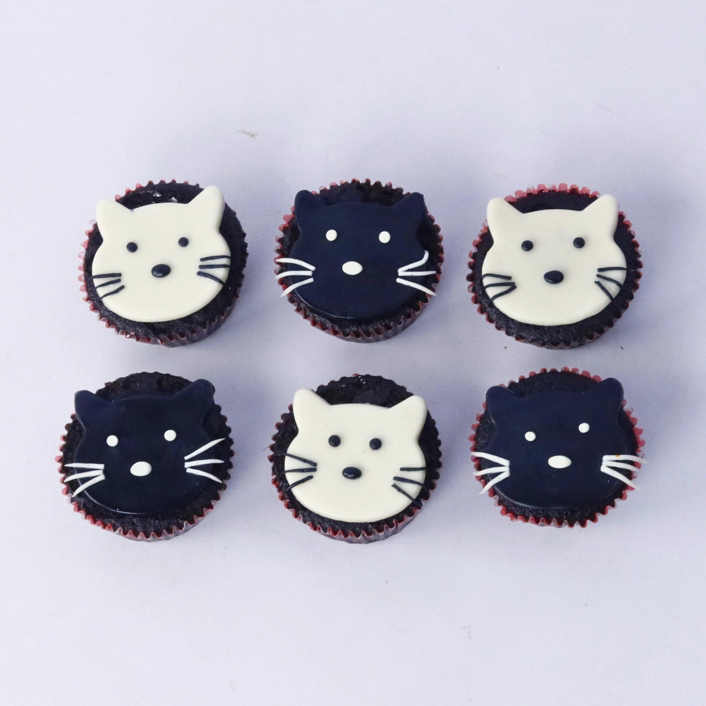 Black Cat Halloween Cupcakes - Borsalle