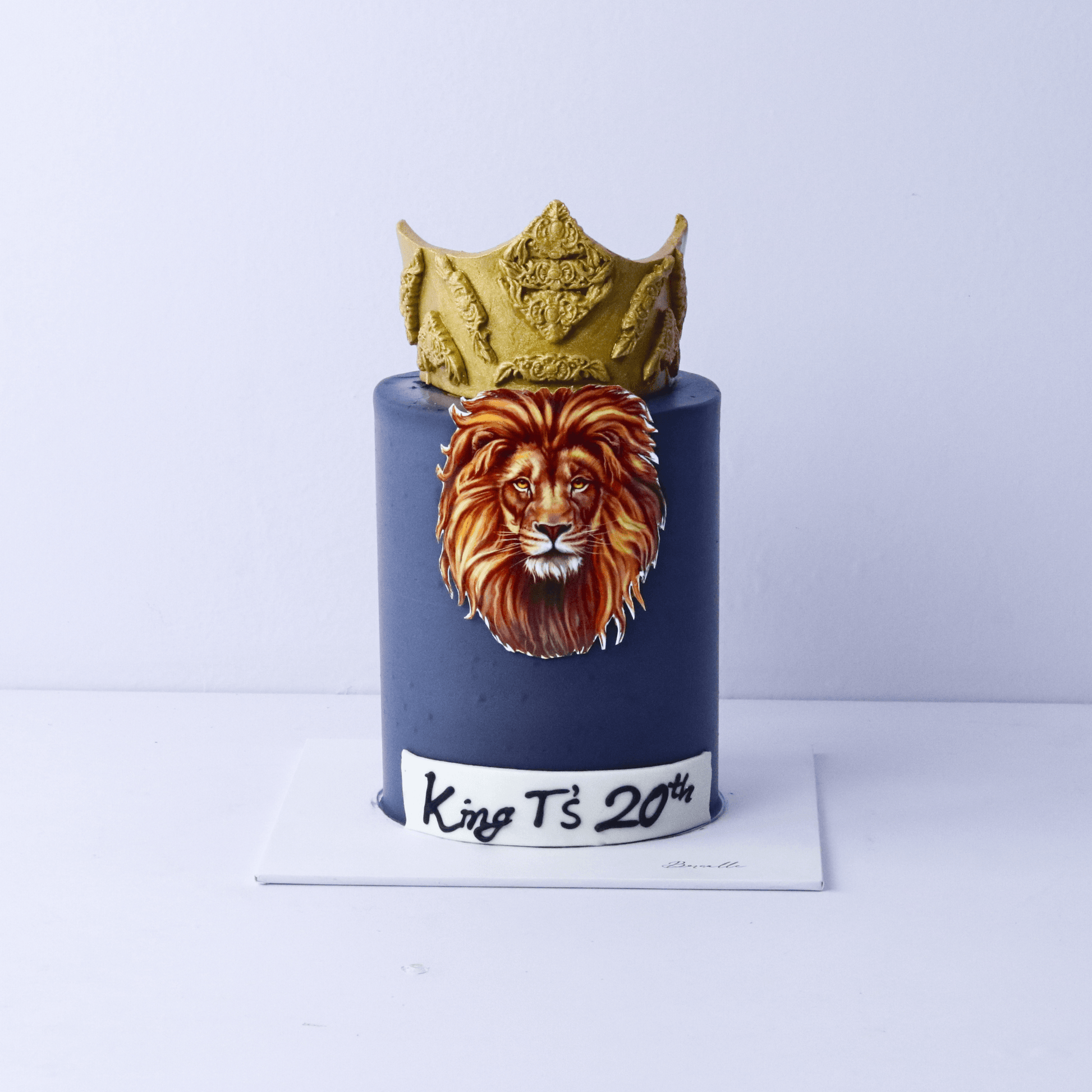 Black Lion Crown Cake - Borsalle