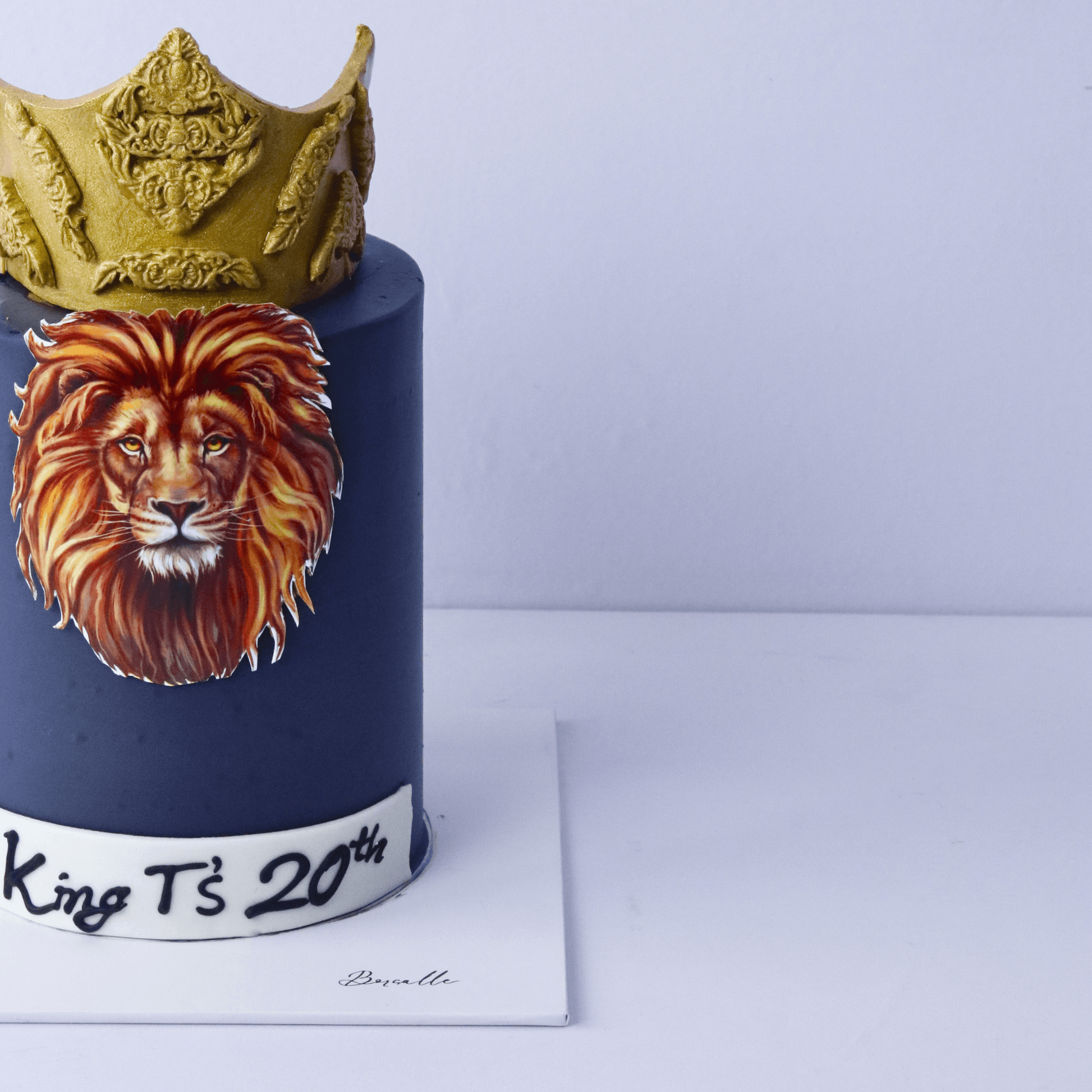 Black Lion Crown Cake - Borsalle