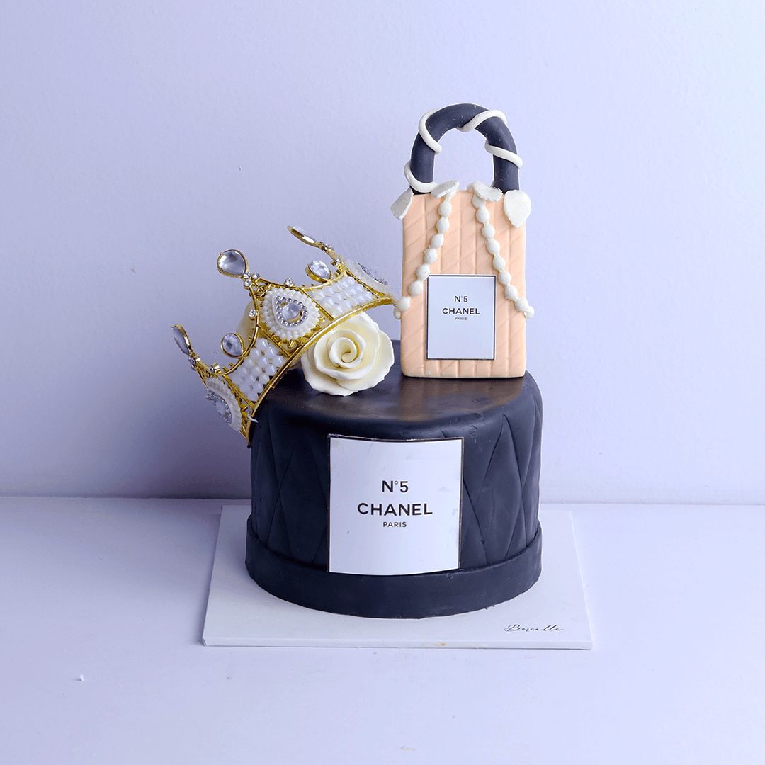 Black MakeUp theme Cake - Borsalle