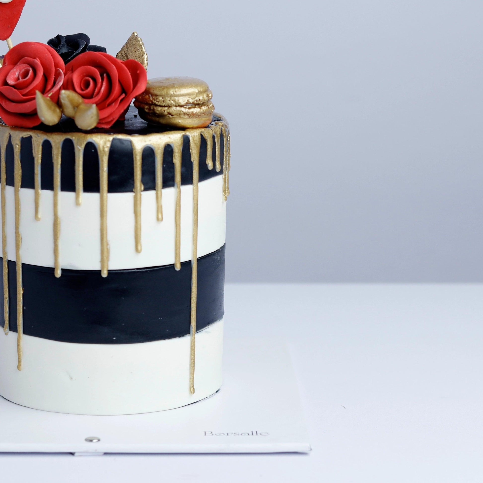 Black Velvet Floral Cake - Borsalle