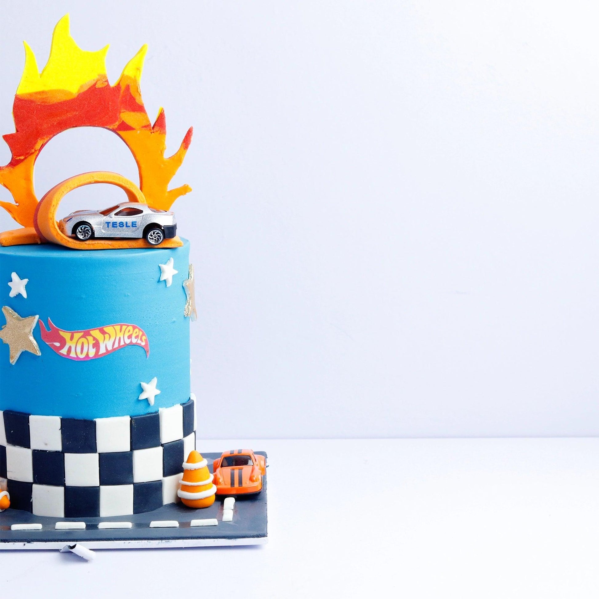 Borsalle - Hot Wheels Racer's Ramp Cake for Thrilling Celebrations