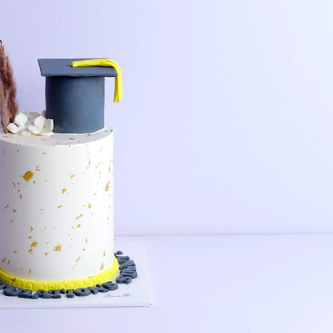 Minimal Graduation Cake - Borsalle