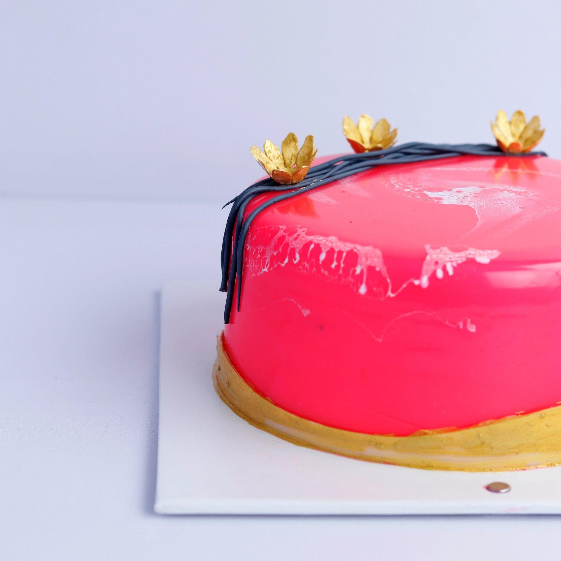 Pink Marvel Miror Glaze Cake - Borsalle